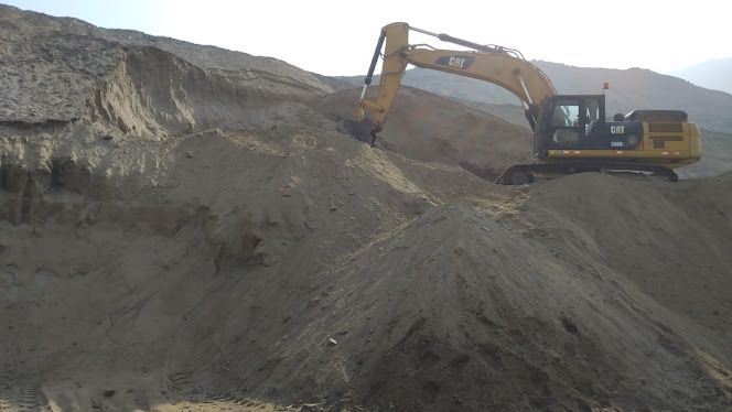 Excavadora en cantera